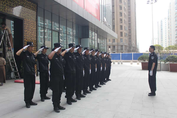 看看武漢·光谷時(shí)代廣場對武漢保安公司的評價(jià)吧